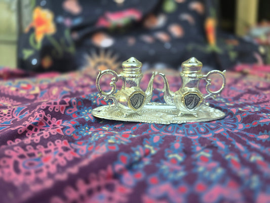 Vintage 1970s Atlantic city metal tea pots